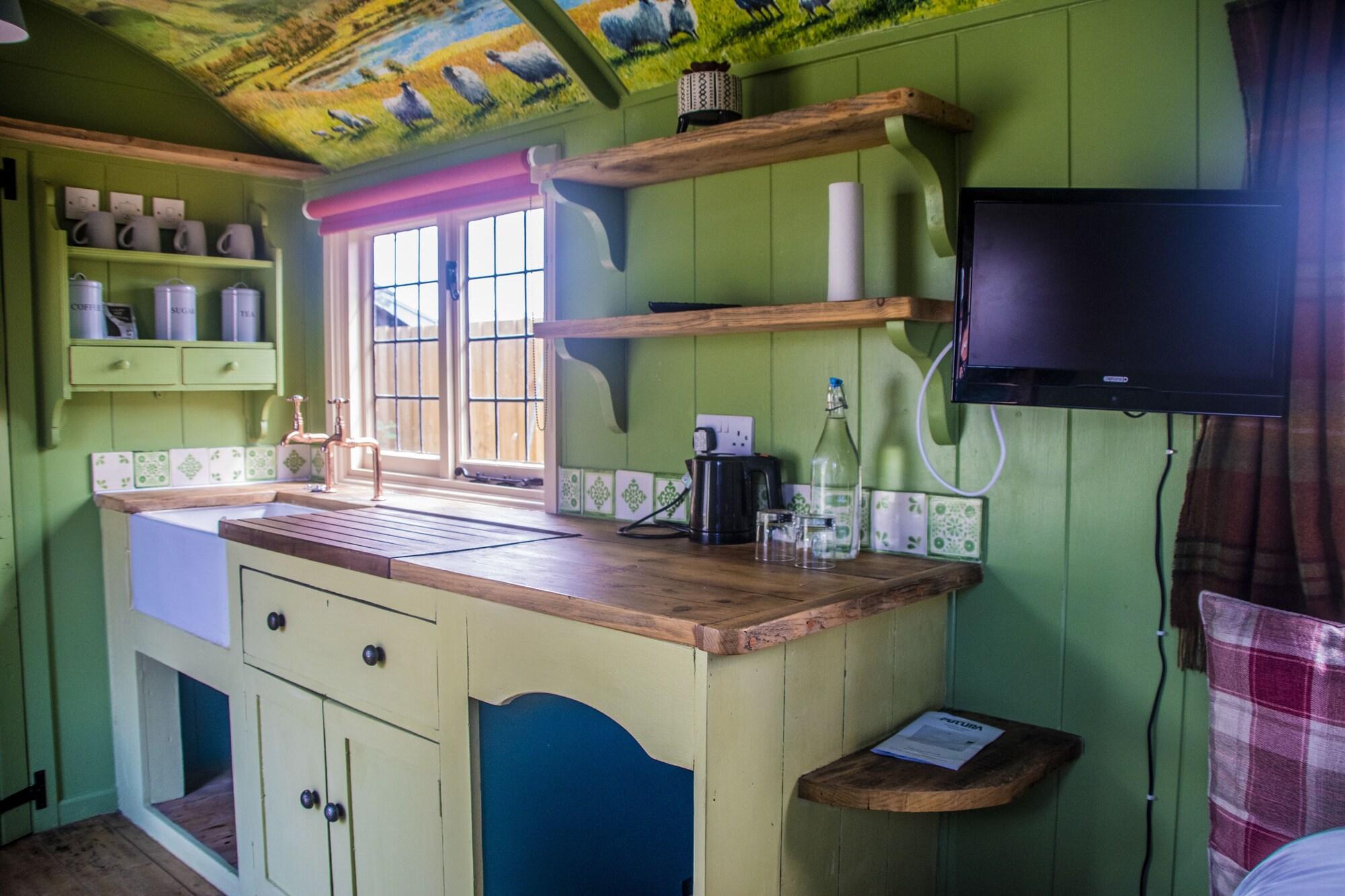Stonehenge Inn & Shepherd'S Huts Bulford Kültér fotó