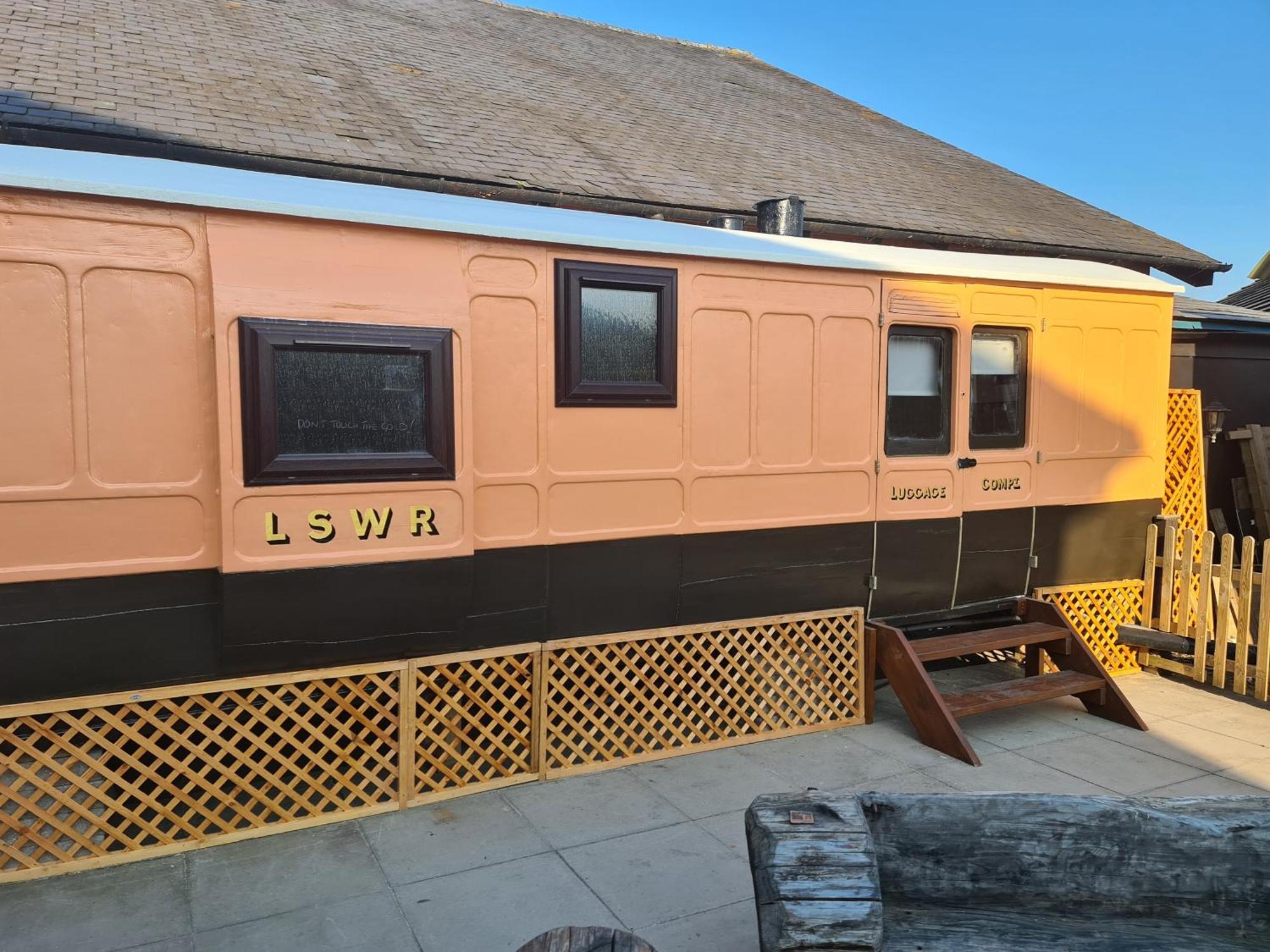 Stonehenge Inn & Shepherd'S Huts Bulford Szoba fotó