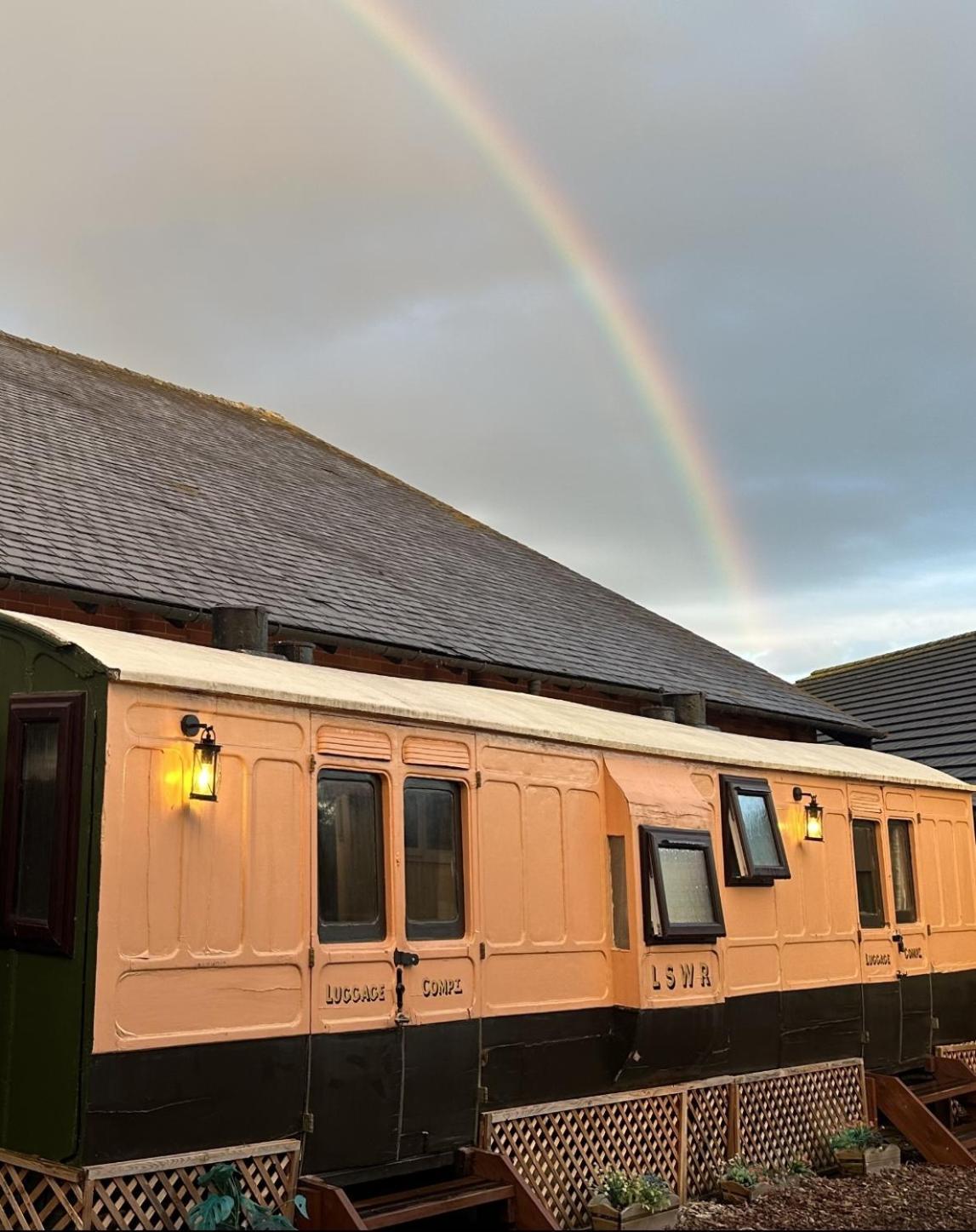Stonehenge Inn & Shepherd'S Huts Bulford Szoba fotó