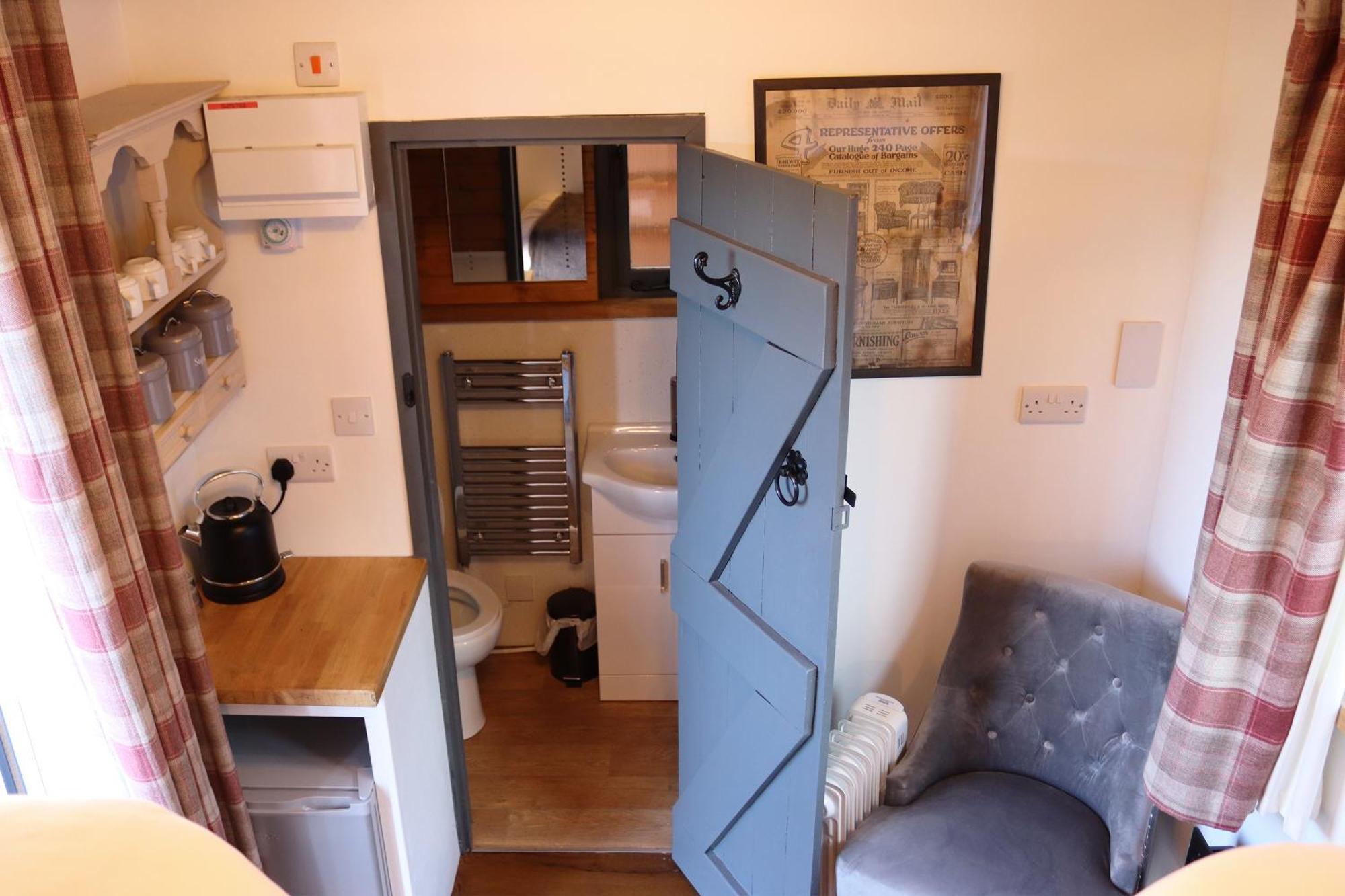 Stonehenge Inn & Shepherd'S Huts Bulford Szoba fotó
