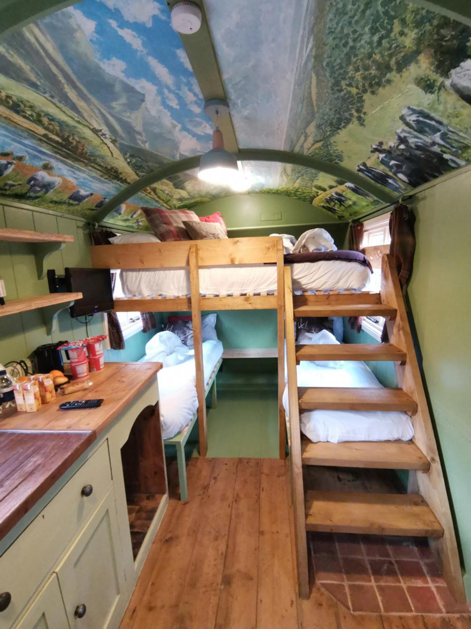 Stonehenge Inn & Shepherd'S Huts Bulford Szoba fotó