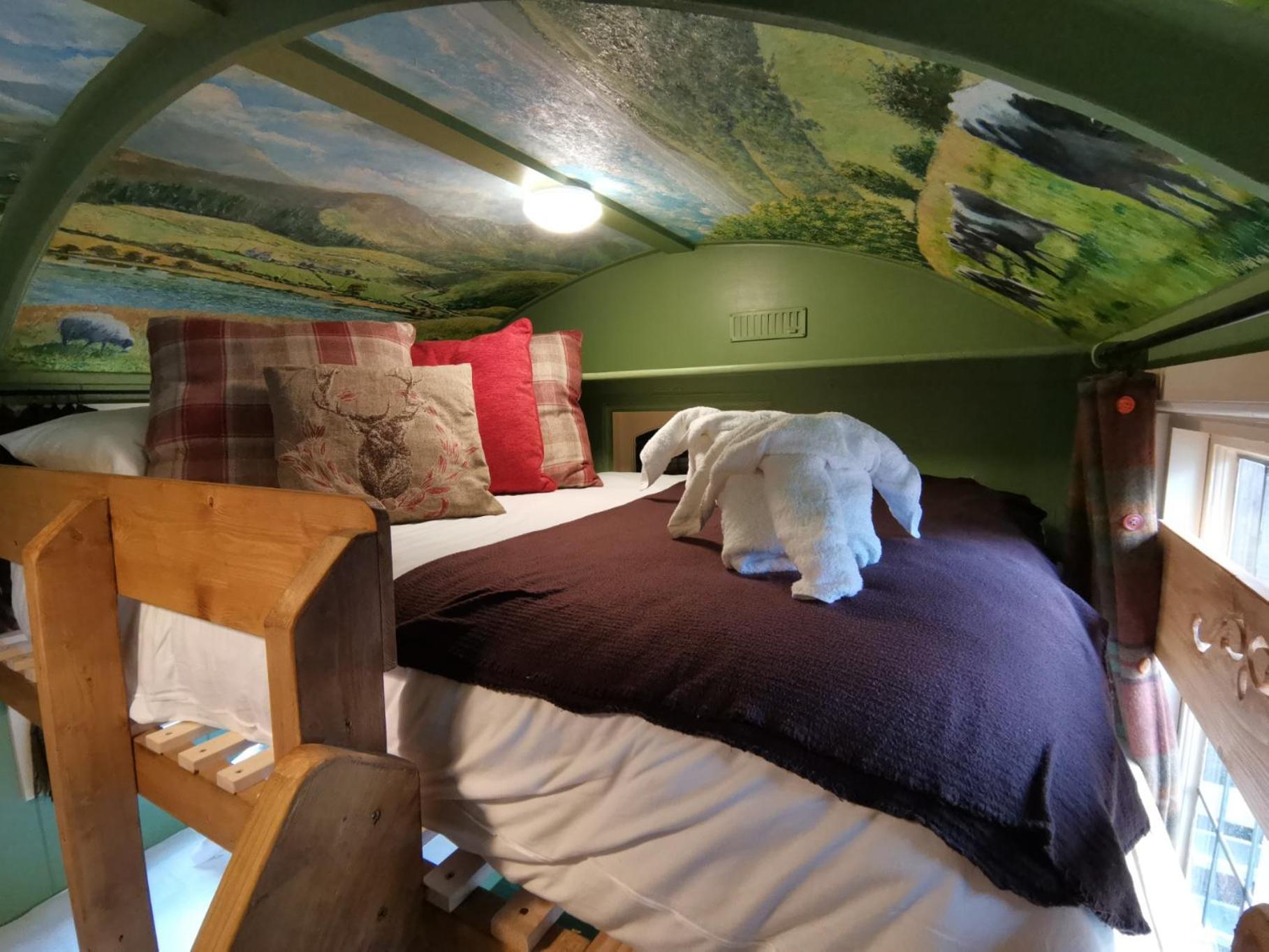Stonehenge Inn & Shepherd'S Huts Bulford Szoba fotó
